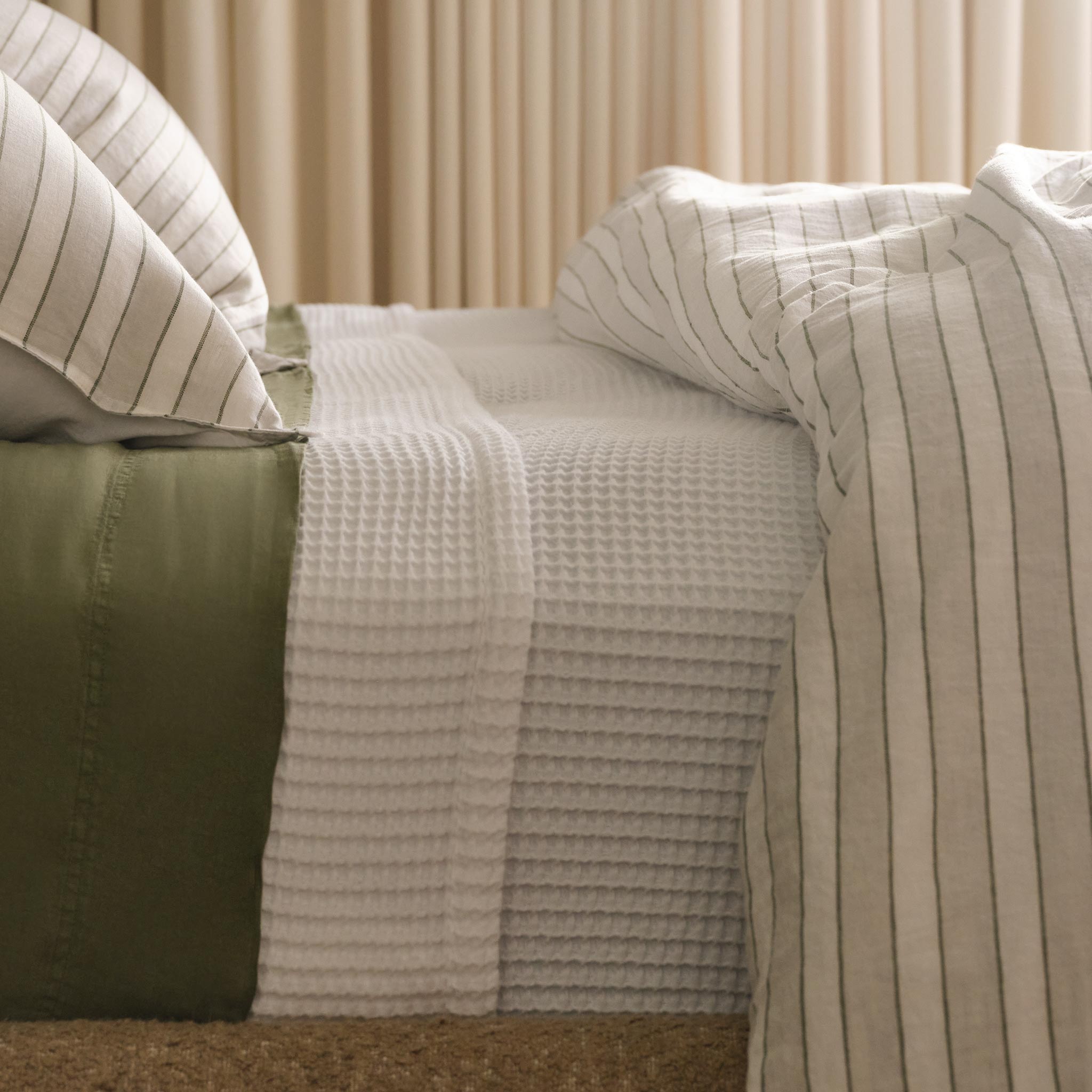 Dreamweave Waffle Bed Blanket U0