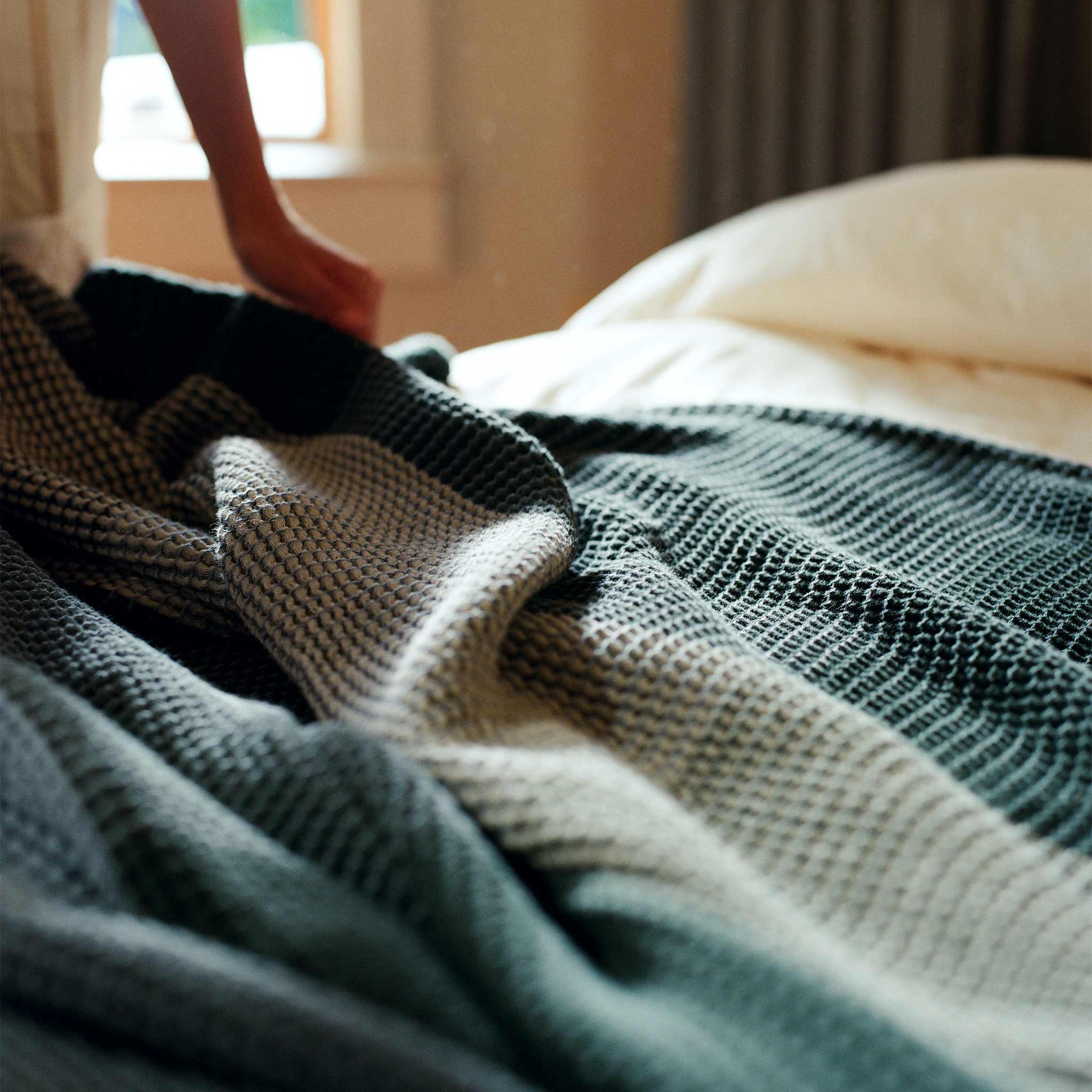 Dreamweave Waffle Bed Blanket U0